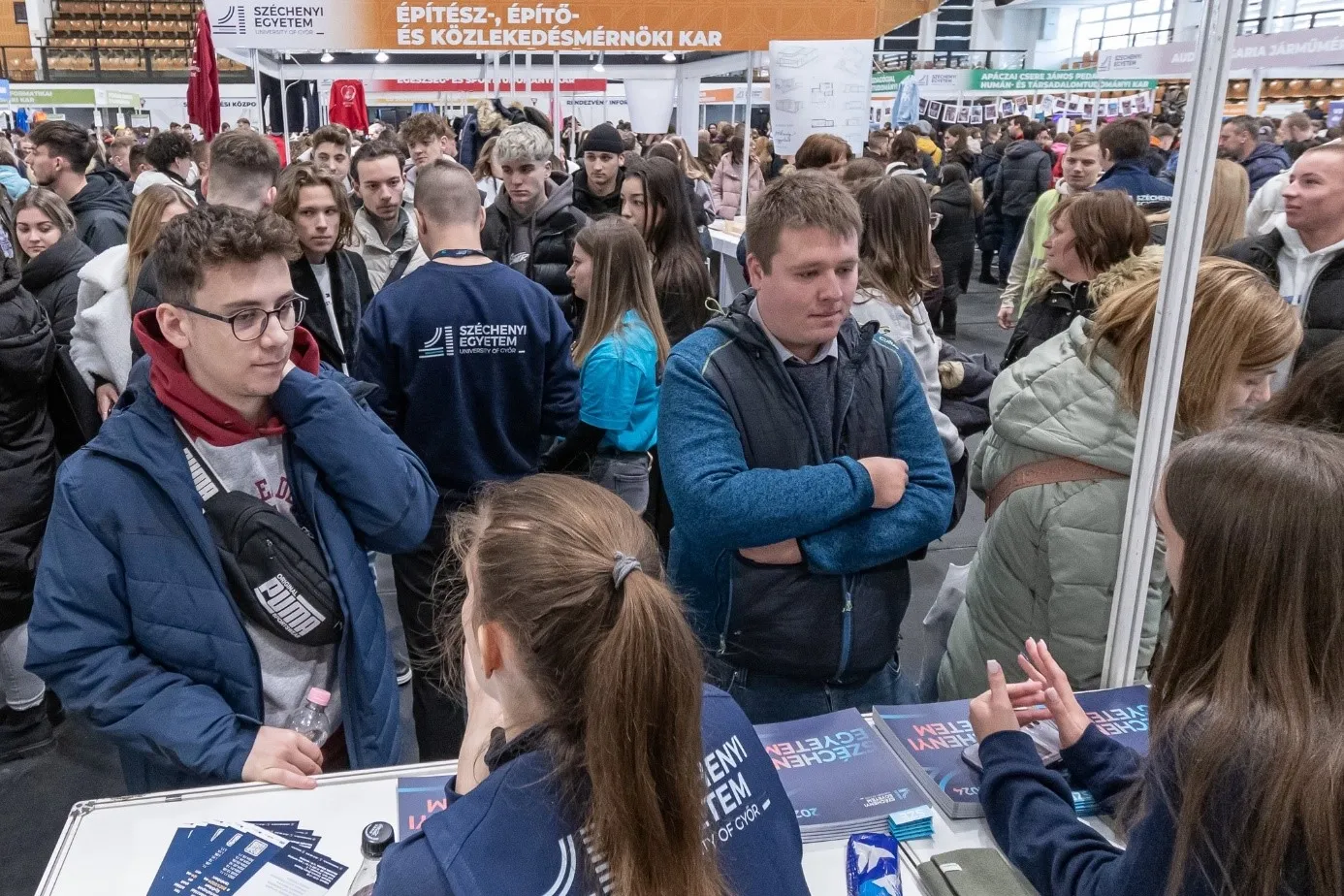 Photos from last year's events showcase the strong interest in Széchenyi István University’s programmes. (Photo: András Adorján)